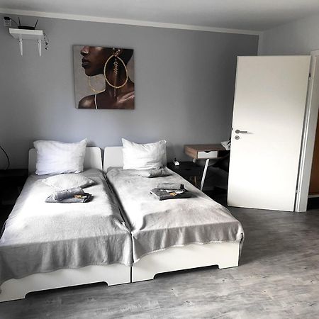 Vaz Apartments Essen, Kueche, Wlan, Tv, Netflix, Ca 15 Min Messe U Hbf Exterior foto